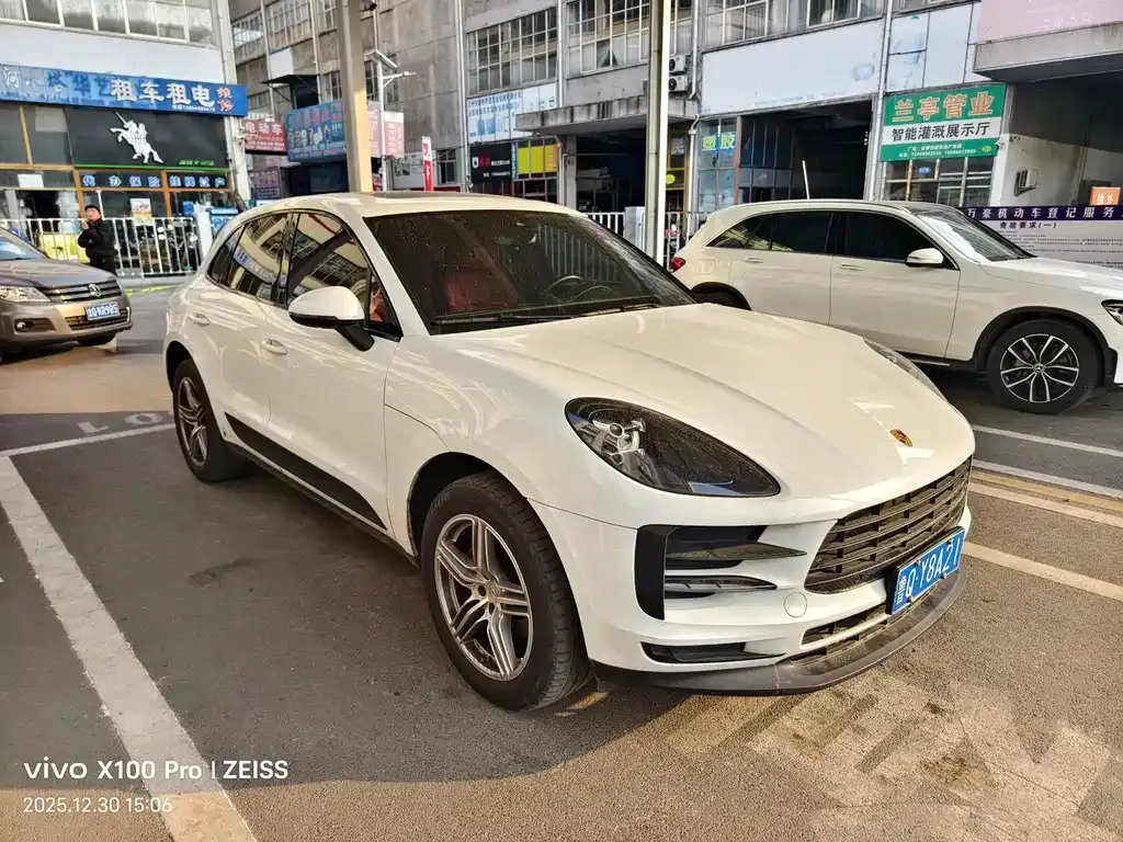 Porsche Macan — фото 1