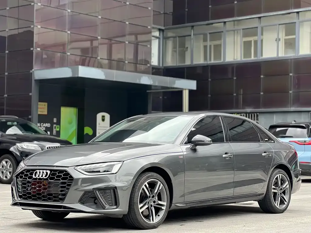 Audi A4L 2022 из CN, фото 1