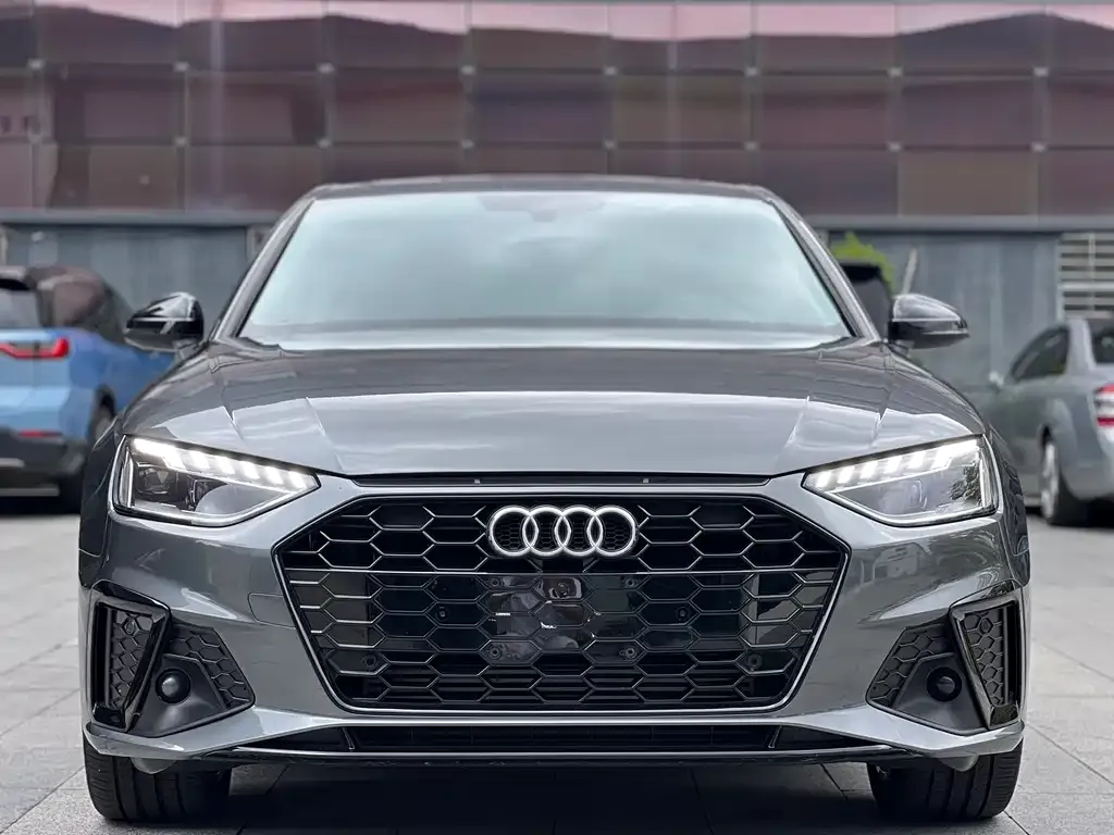 Audi A4L 2022 из CN, фото 2