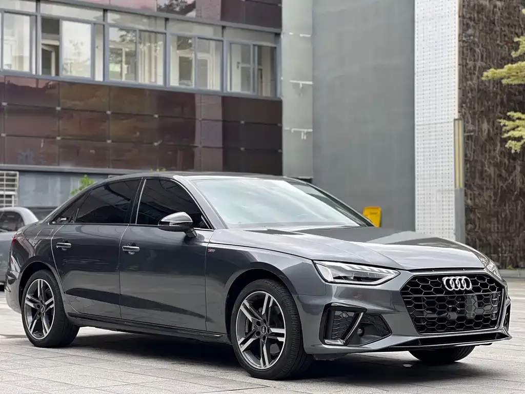 Audi A4L 2022 из CN, фото 3