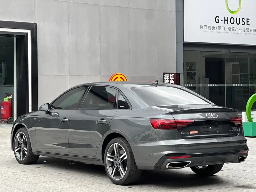 Audi A4L 2022 из CN, фото 9
