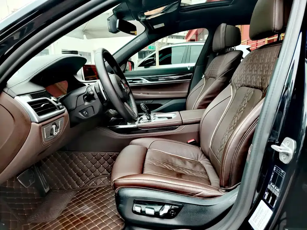 BMW 7 Series 2021 из CN, фото 5