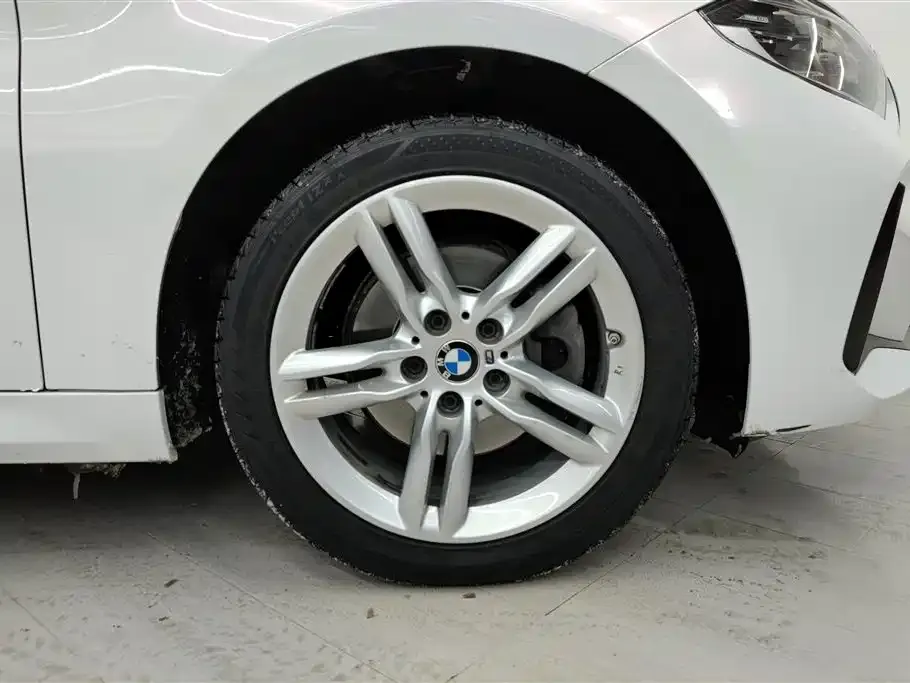 BMW 1 Series 2021 из CN, фото 3