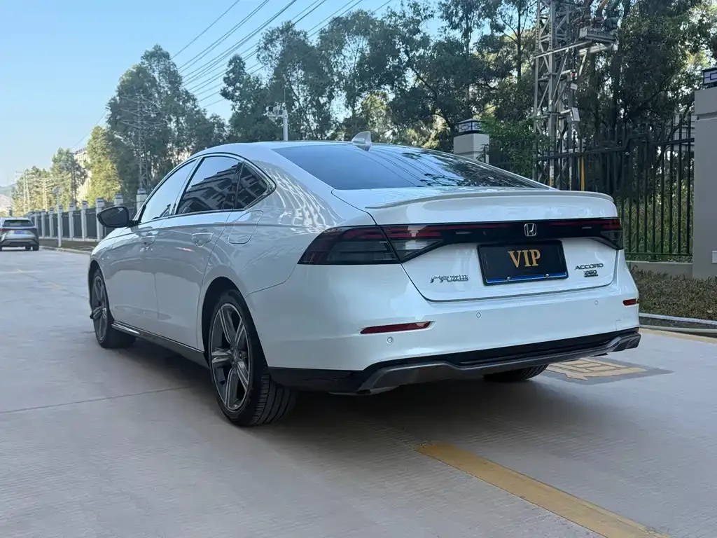 Honda Accord — фото 4