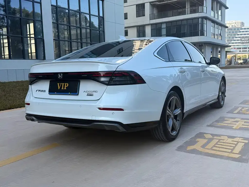 Honda Accord — фото 6