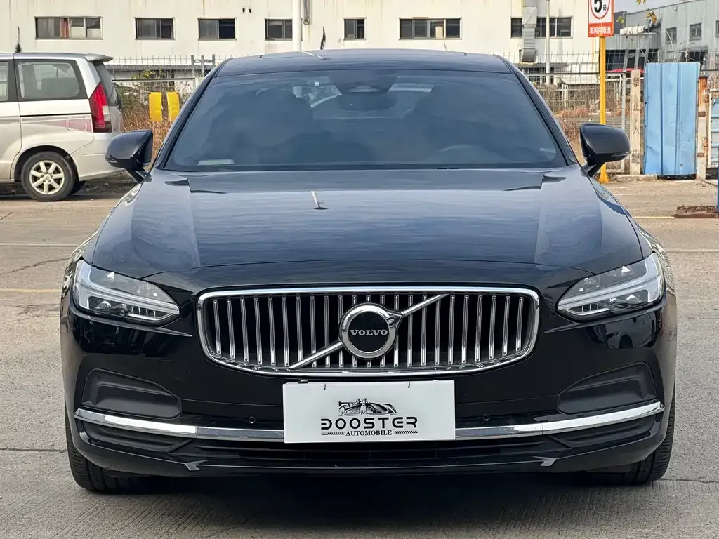 Volvo S90 — фото 1