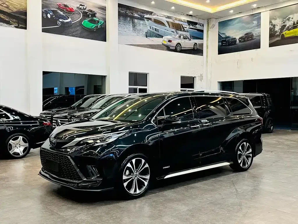 Toyota Granvia 2023 из CN, фото 1