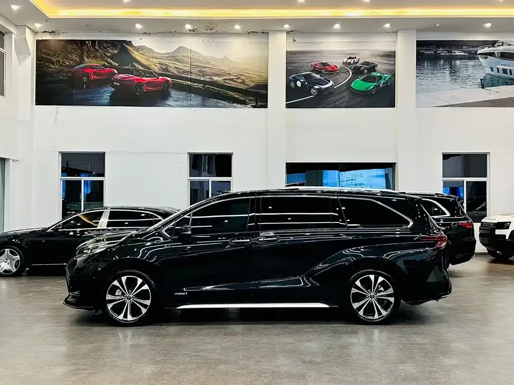 Toyota Granvia 2023 из CN, фото 8