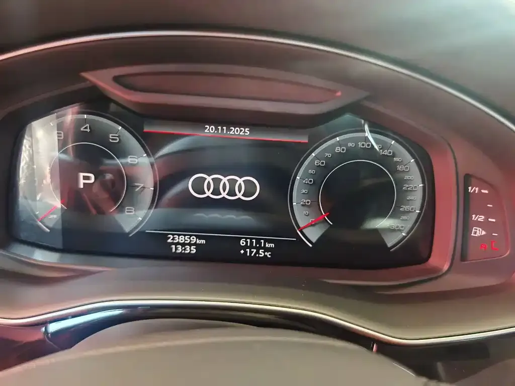 Audi Q7 2024 из CN, фото 3