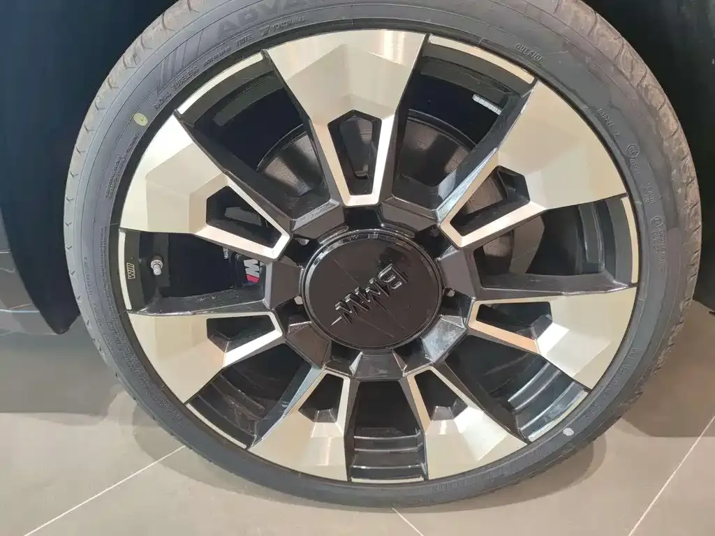 BMW XM — фото 7
