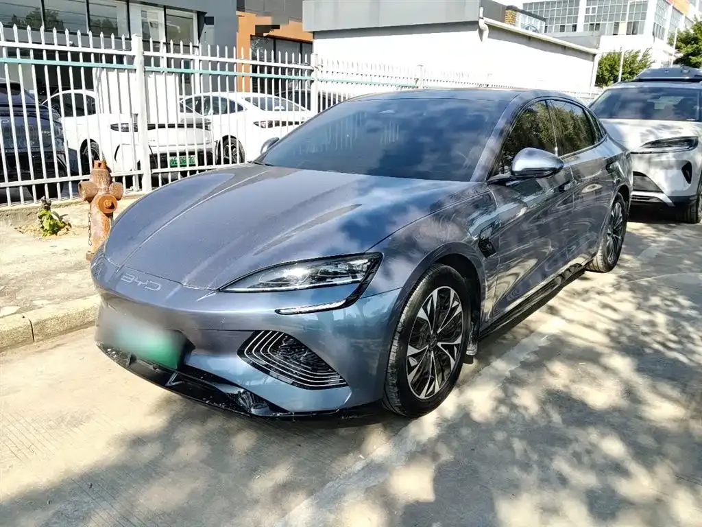 BYD Seal — фото 1