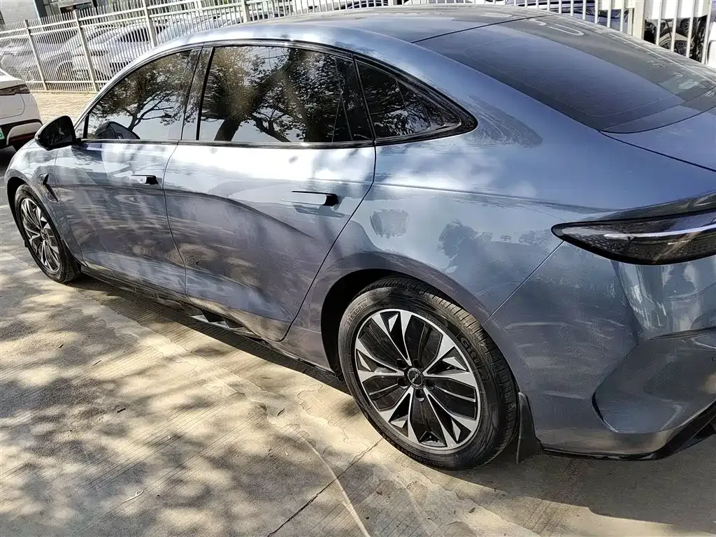 BYD Seal — фото 10