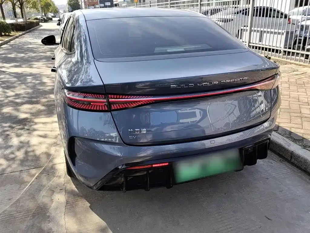 BYD Seal — фото 3