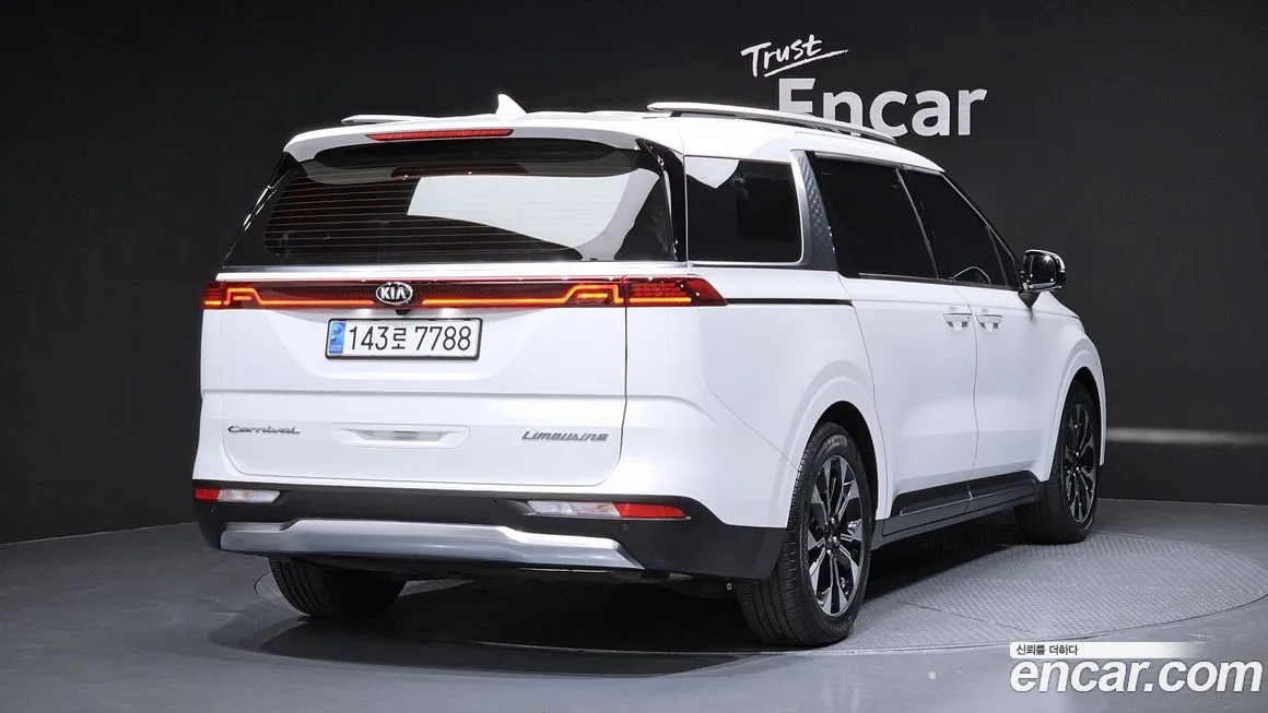 Kia Carnival — фото 2