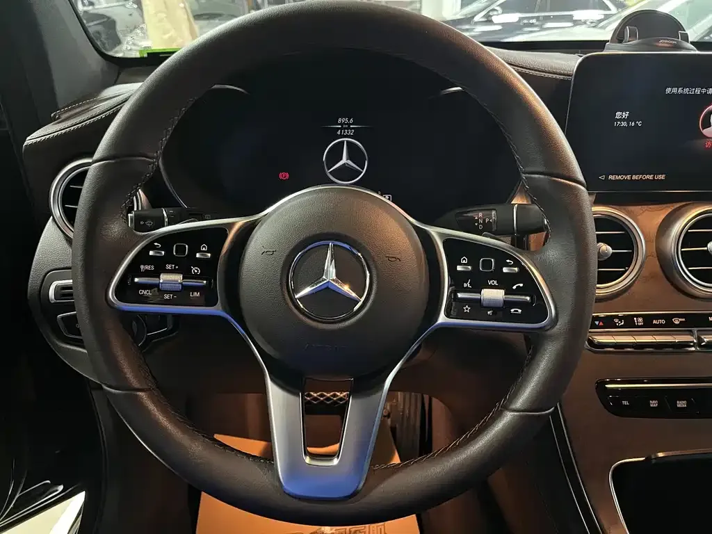 Mercedes-Benz GLC — фото 10