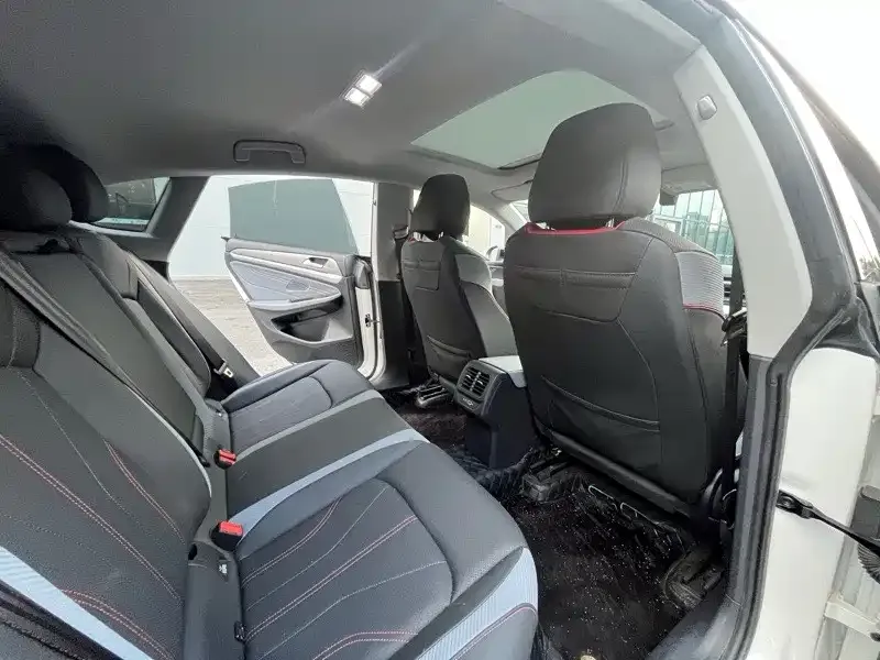Volkswagen Lamando 2023 из CN, фото 2