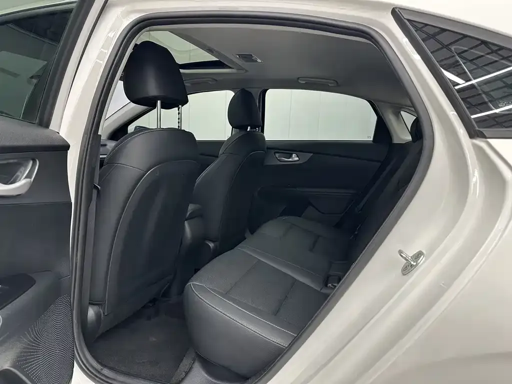 Kia K3 2023 из CN, фото 5