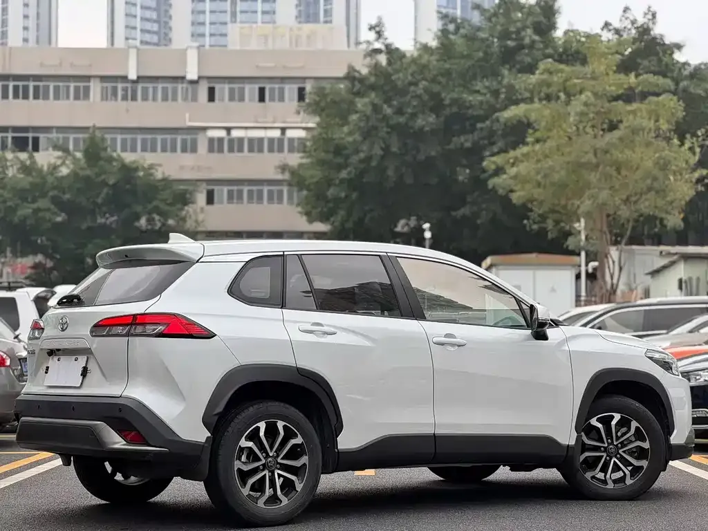 Toyota Frontlander 2022 из CN, фото 3