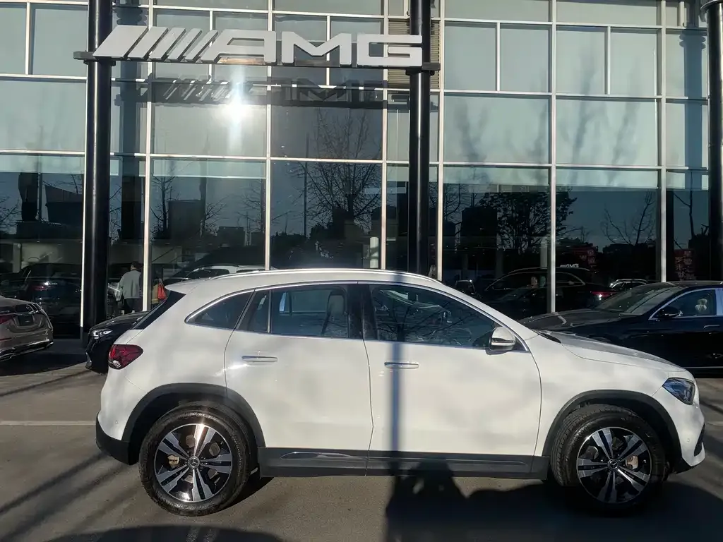 Mercedes-Benz GLA 2023 из CN, фото 2