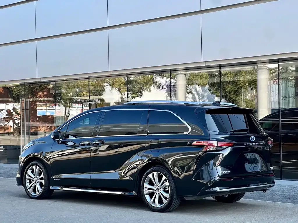 Toyota Sienna 2024 из CN, фото 6