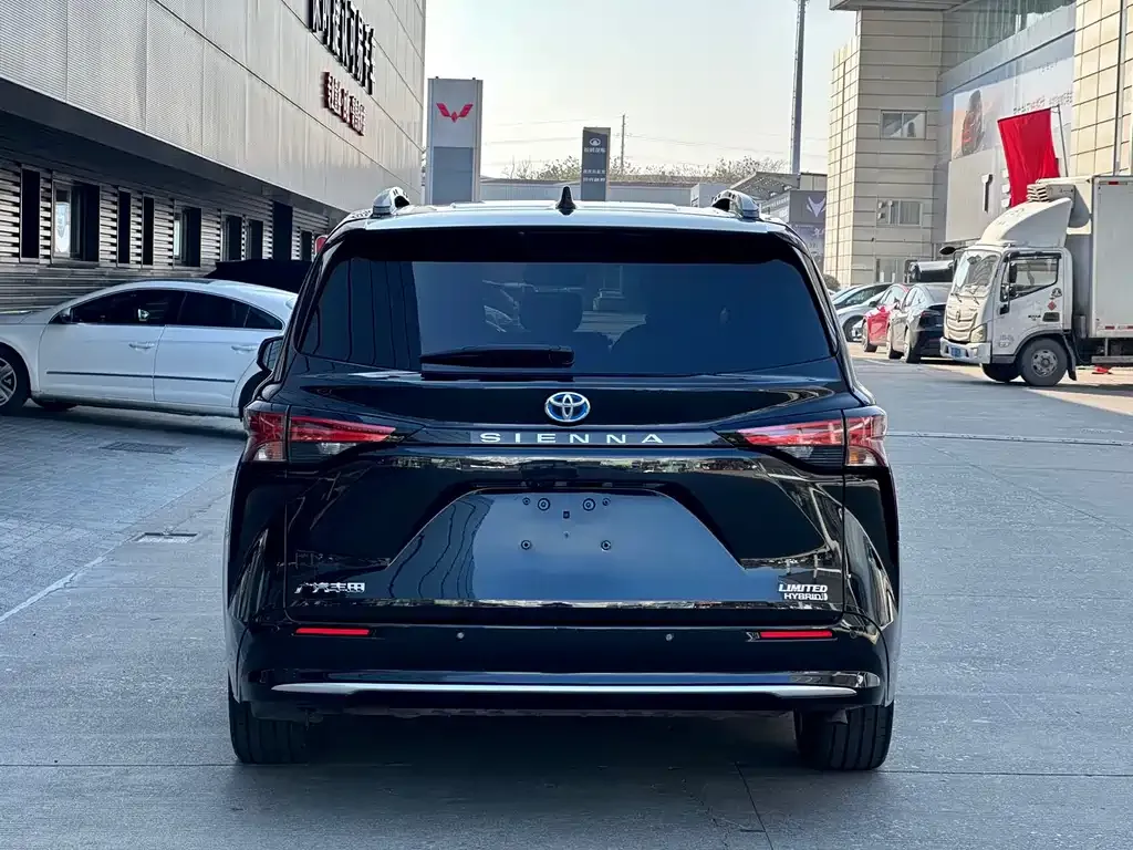 Toyota Sienna 2024 из CN, фото 10