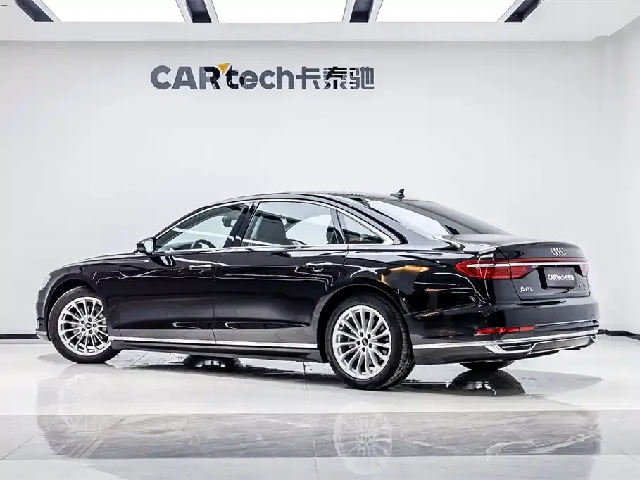 Audi A8 — фото 10