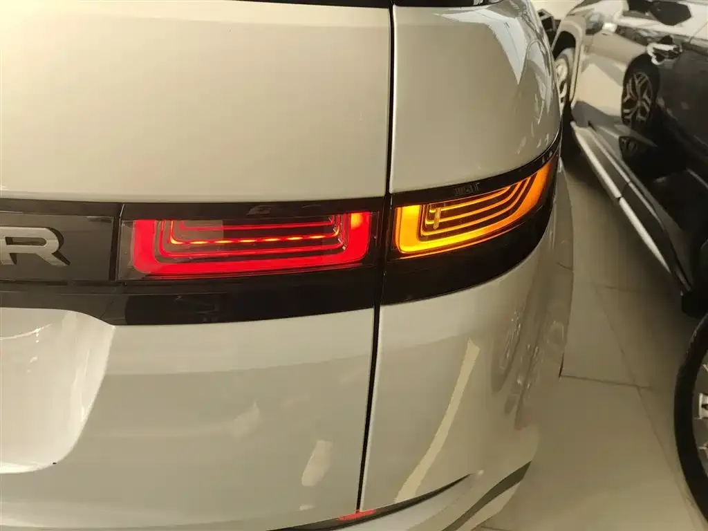 Land Rover Evoque — фото 6