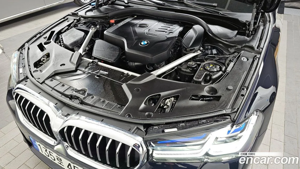 BMW 5-Series 2023 из KR, фото 10