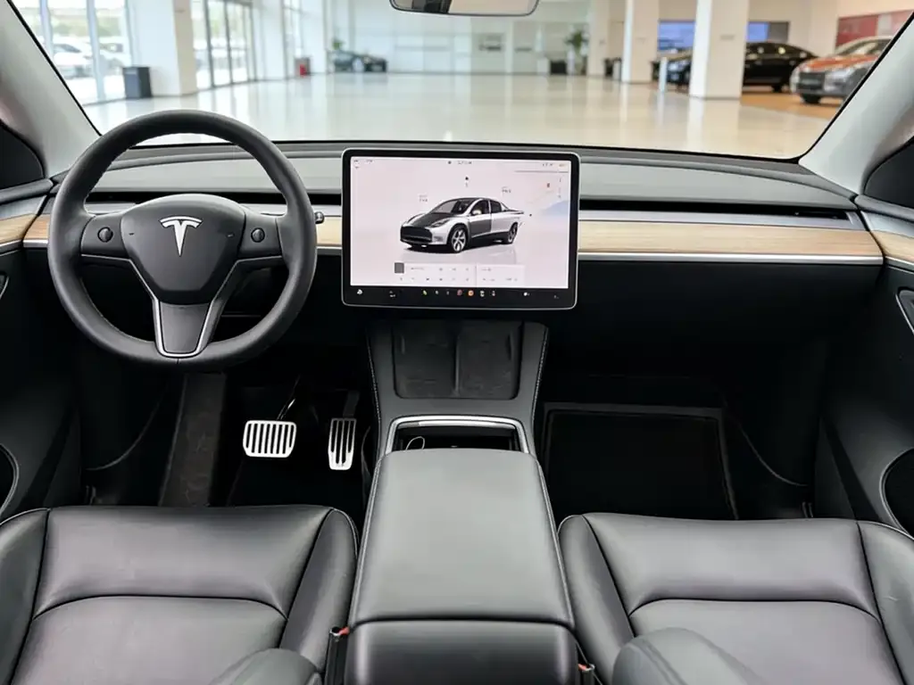 Tesla Model Y — фото 7