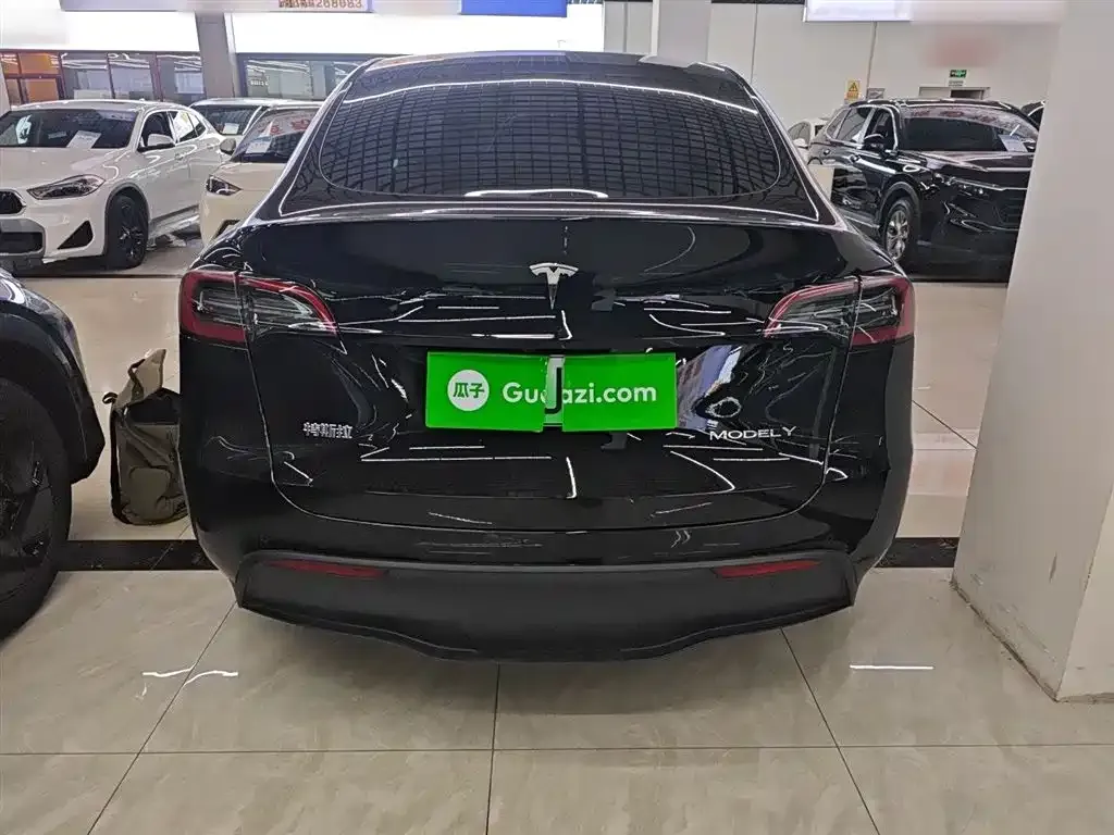 Tesla Model Y — фото 4