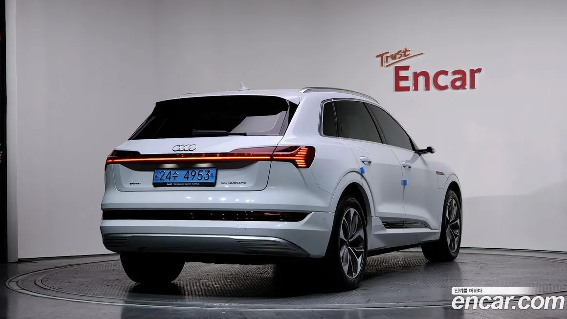Audi e-tron 2022 из KR, фото 2