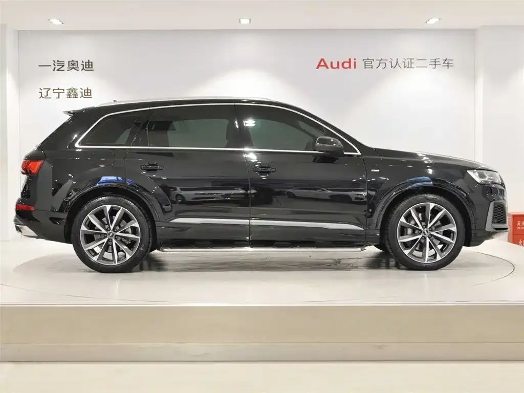 Audi Q7 2023 из CN, фото 4