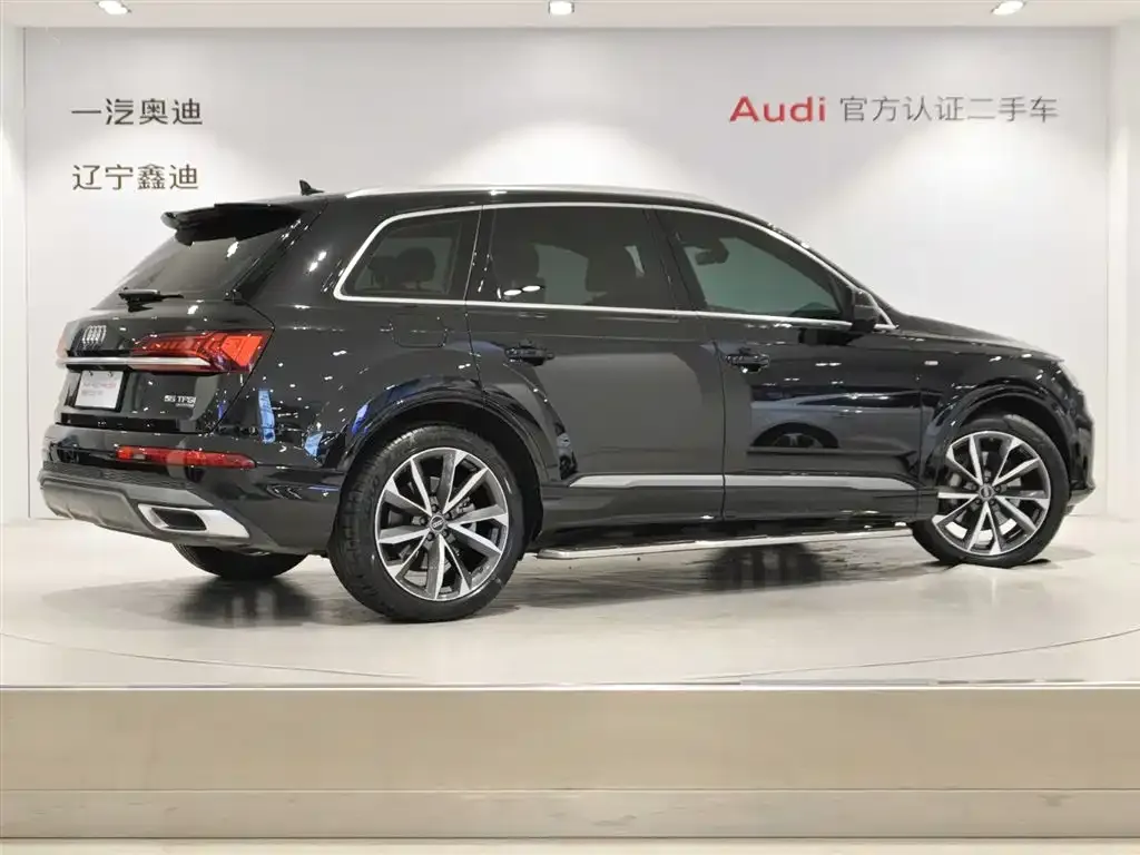 Audi Q7 2023 из CN, фото 2