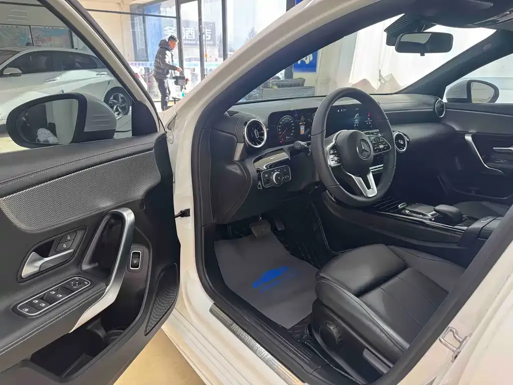 Mercedes-Benz A-Class 2022 из CN, фото 5