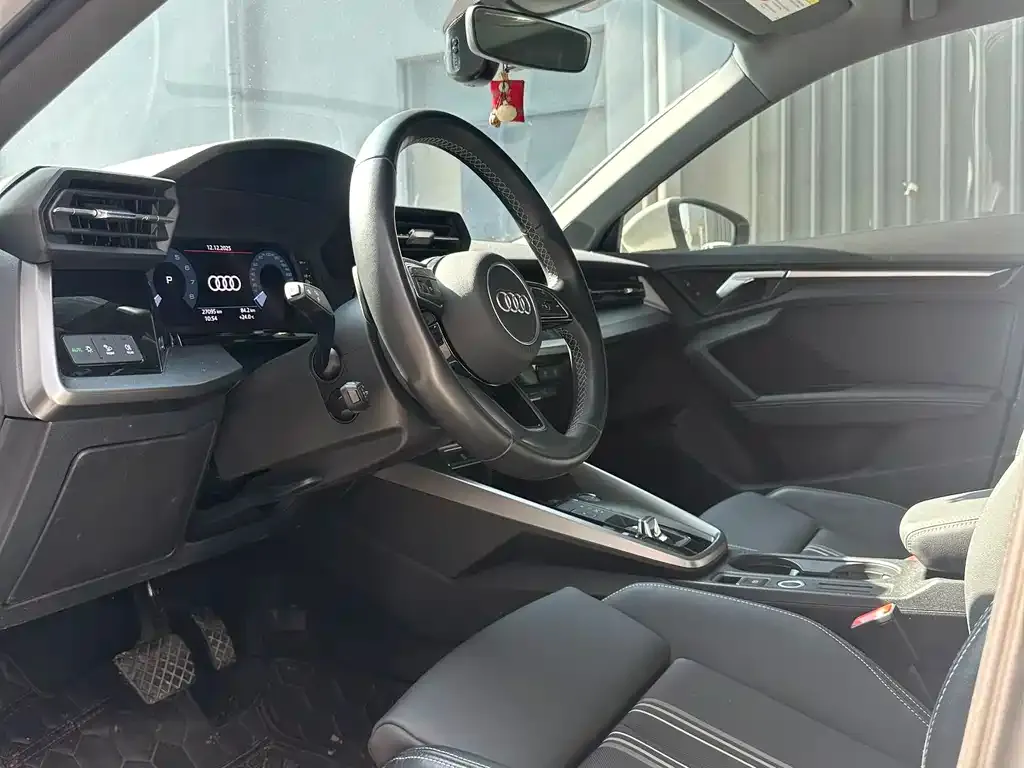 Audi A3 2023 из CN, фото 7