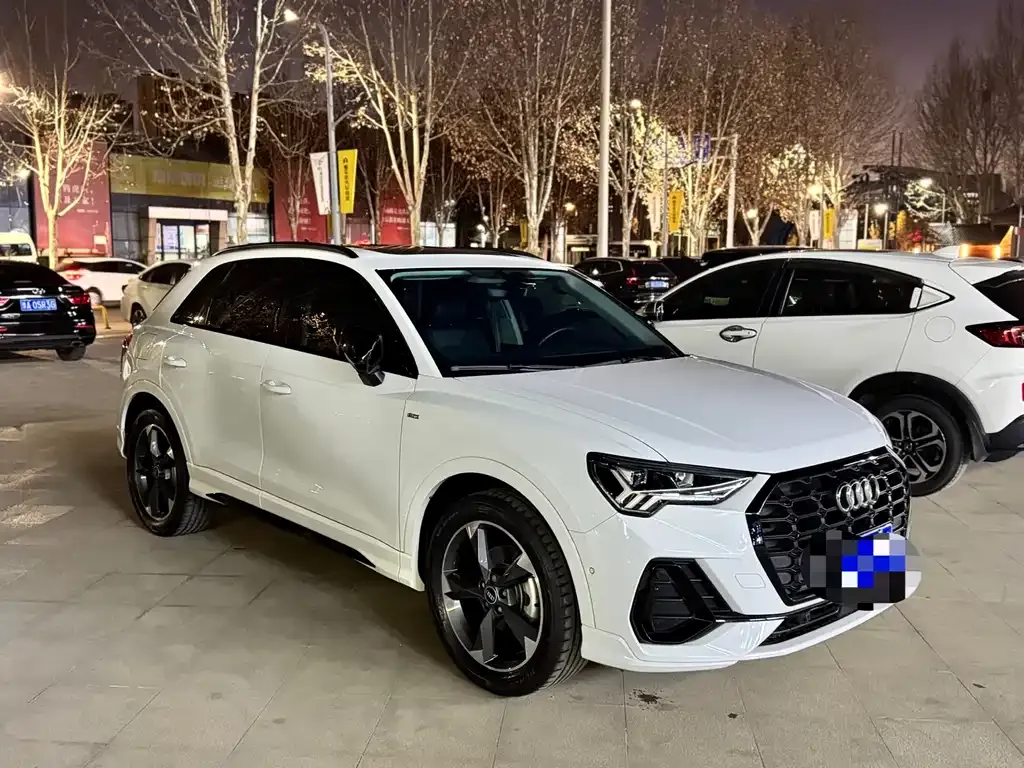 Audi Q3 — фото 1