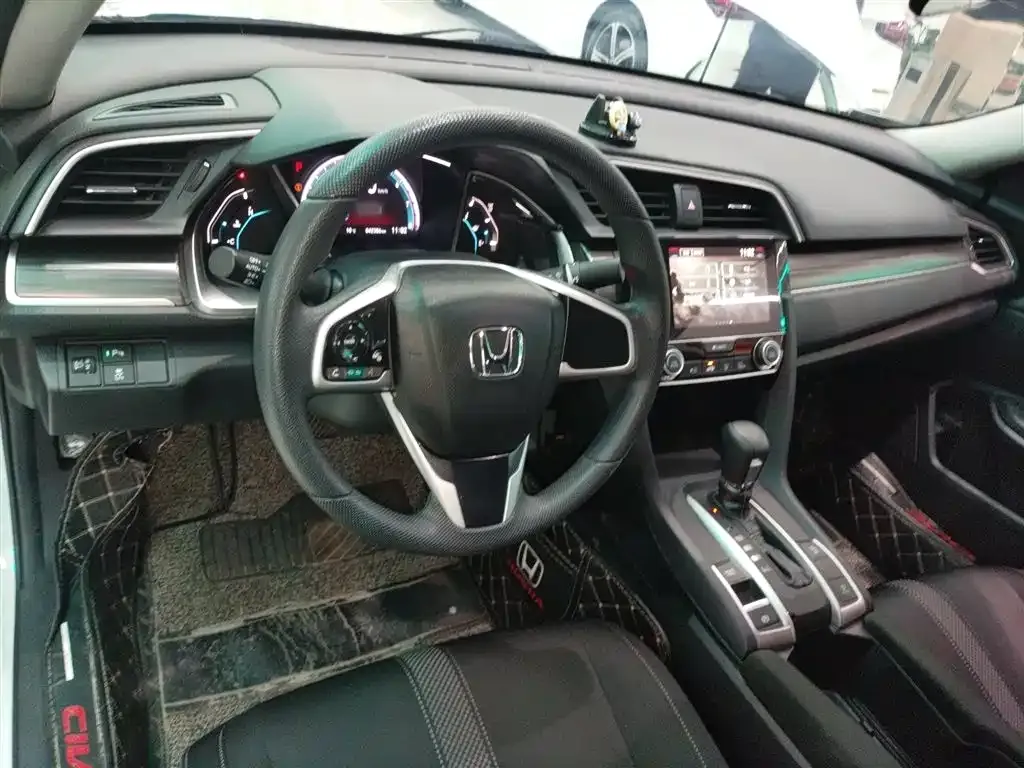 Honda Civic — фото 10
