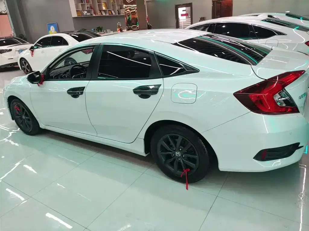 Honda Civic — фото 4