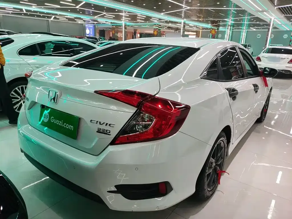 Honda Civic — фото 9
