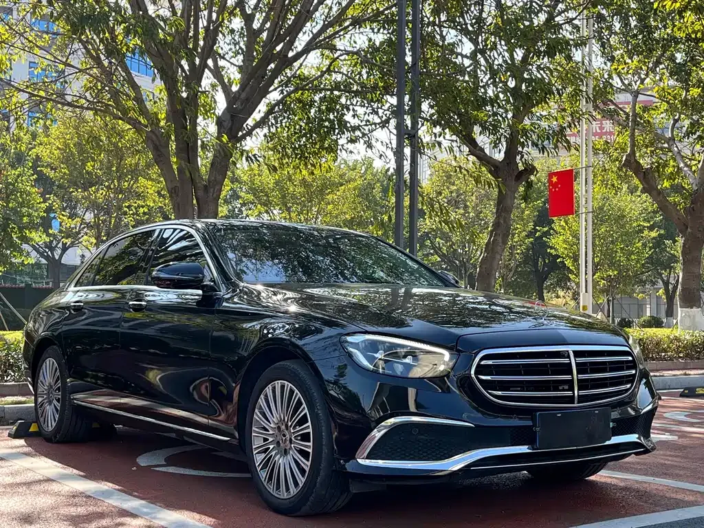Mercedes-Benz E-Class — фото 6