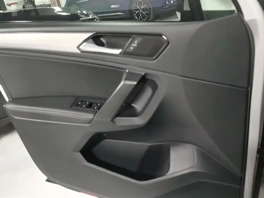 Volkswagen Tiguan L 2021 из CN, фото 7