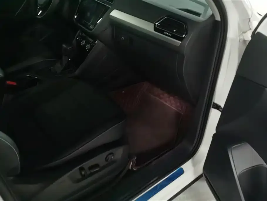 Volkswagen Tiguan L 2021 из CN, фото 8