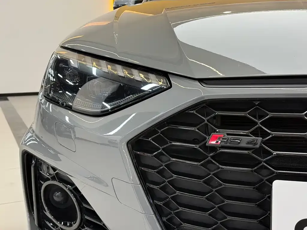 Audi RS 4 2023 из CN, фото 8