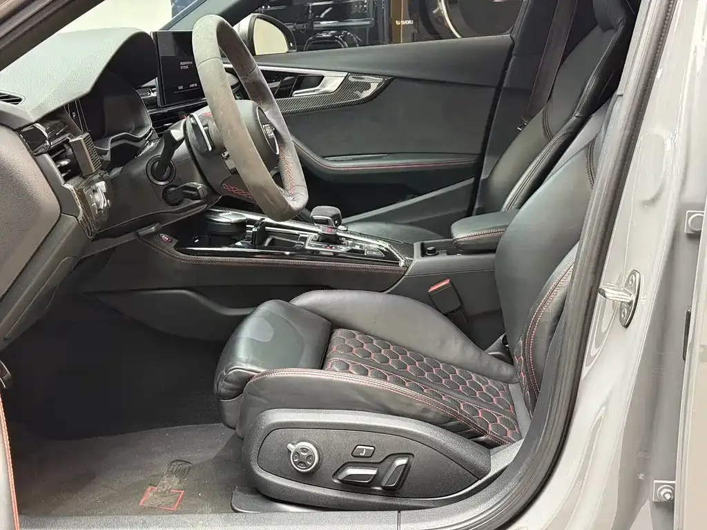 Audi RS 4 2023 из CN, фото 10