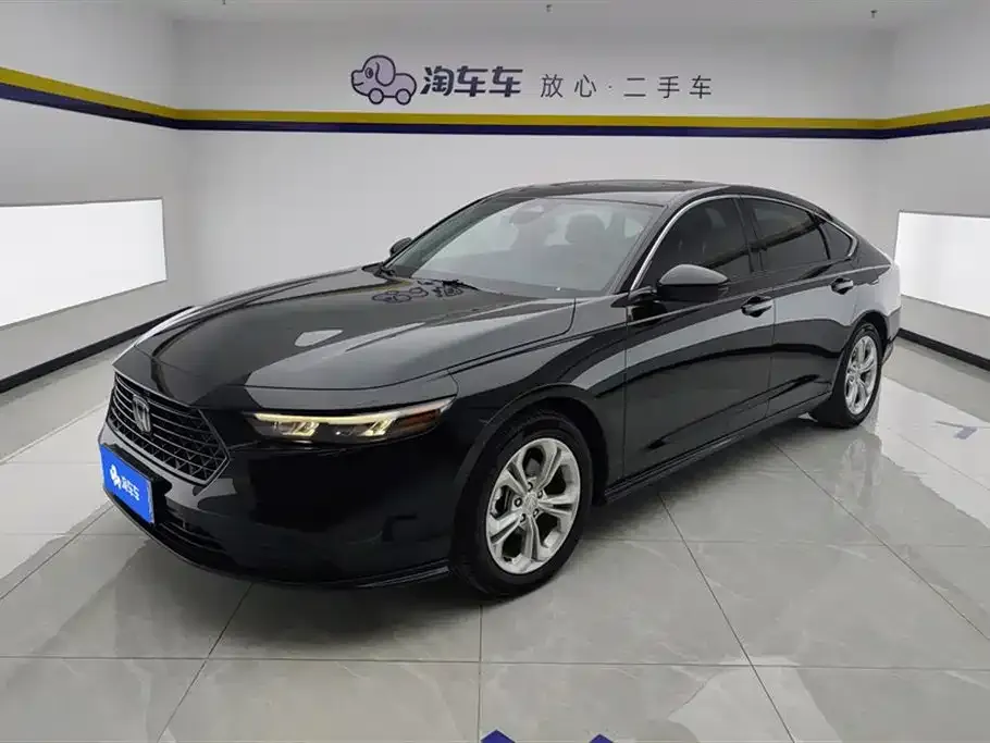 Honda Accord — фото 1
