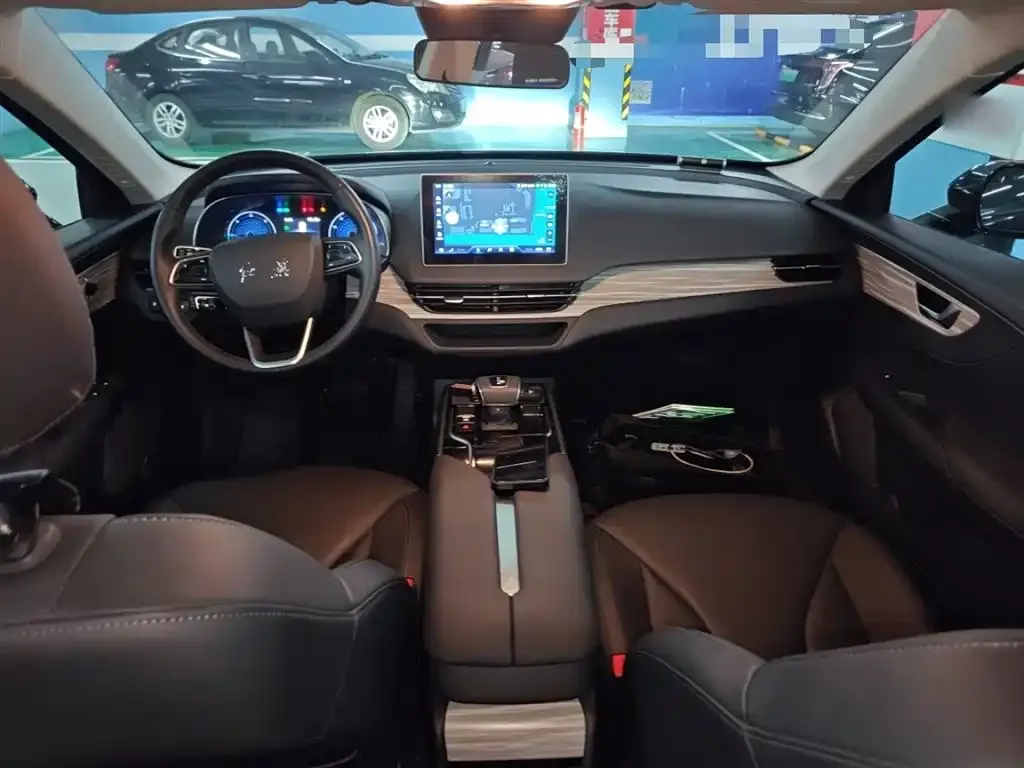 Hongqi E-QM5 — фото 10