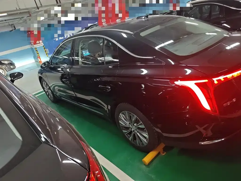 Hongqi E-QM5 — фото 5