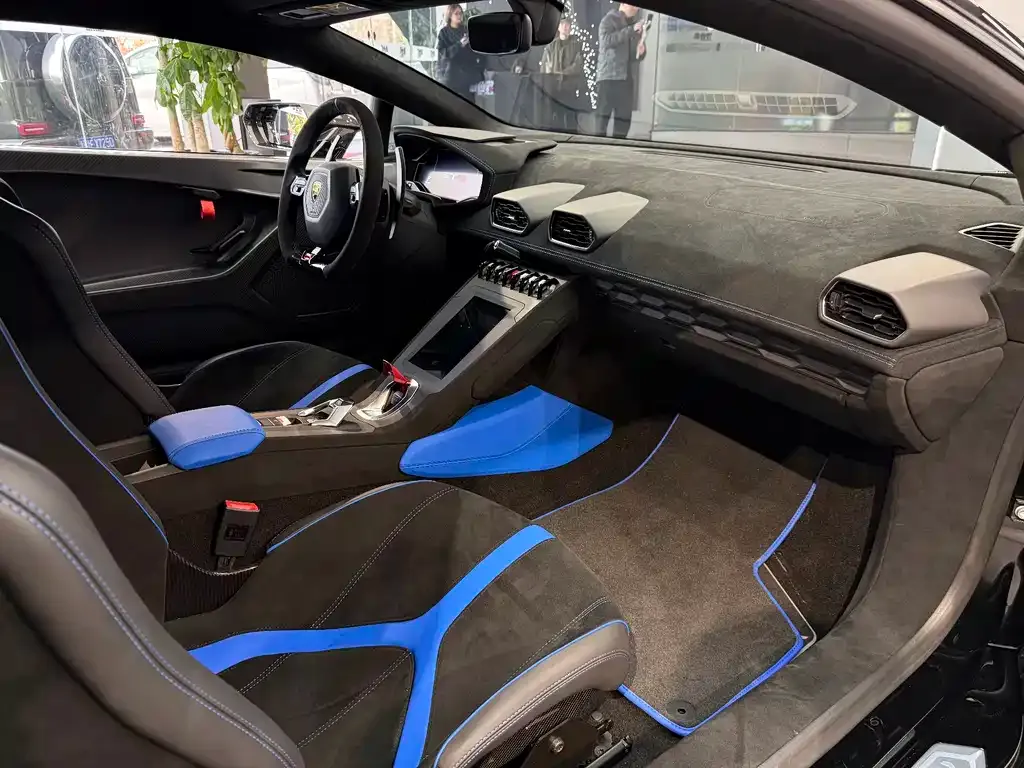 Lamborghini Huracan 2023 из CN, фото 7