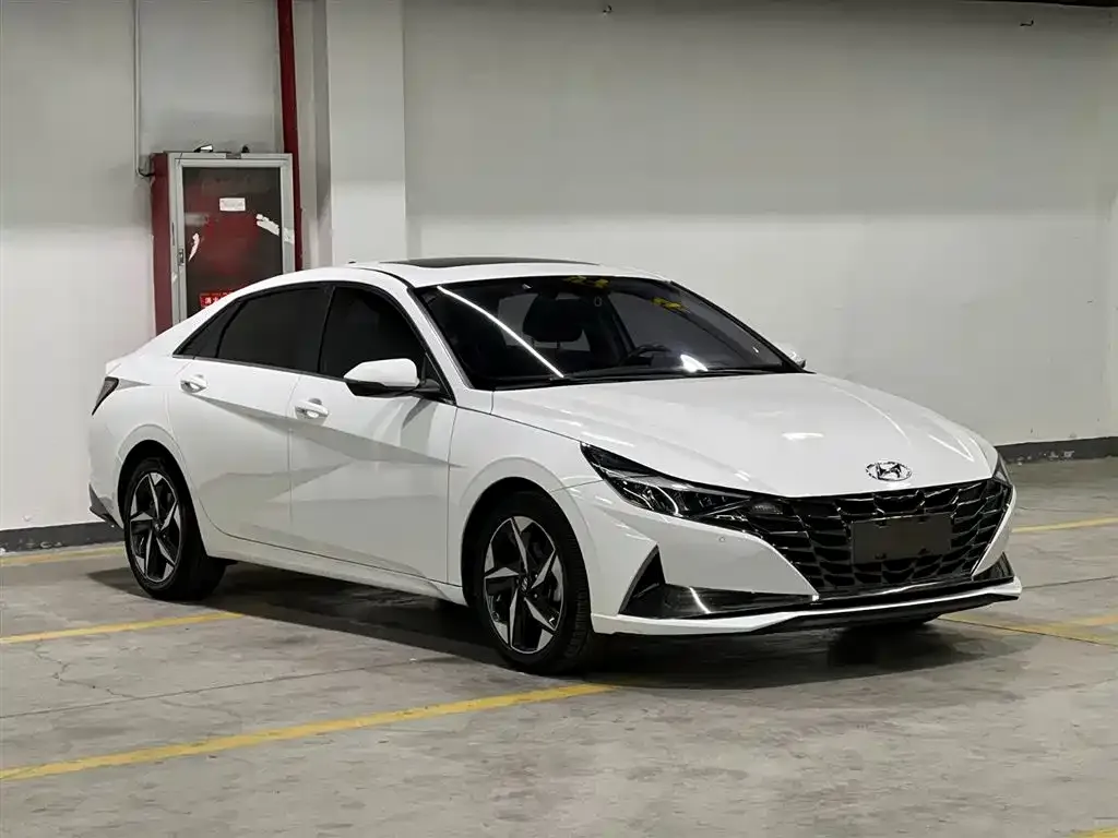 Hyundai Elantra — фото 10