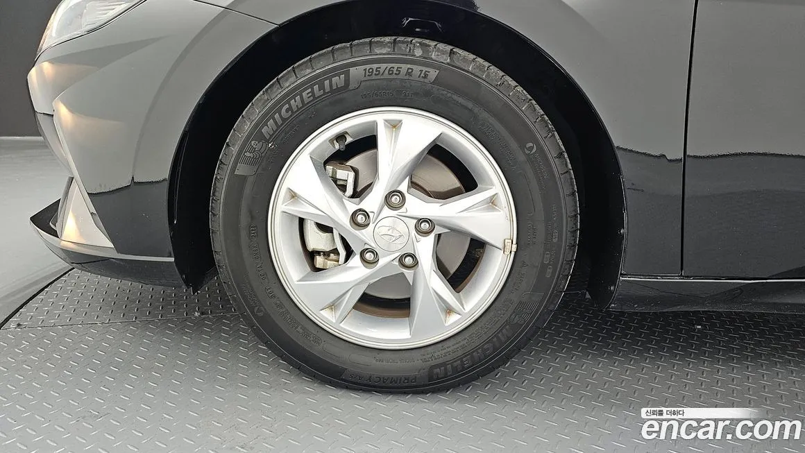 Hyundai AVANTE — фото 5